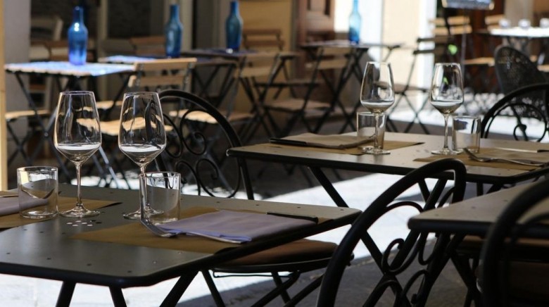 (Ελληνικά) Νέο πρόγραμμα ΕΣΠΑ για την επανεκκίνηση της εστίασης